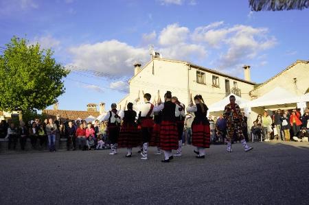 Imagen Atrás  El Instituto de la Cultura Tradicional Manuel González Herrero convoca a los grupos de danza de la provincia para llevar a los...